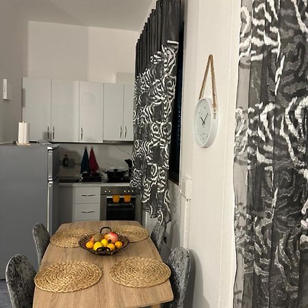 Apartment Near The Centre Of טיראנה מראה חיצוני תמונה